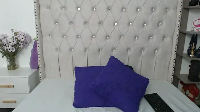 Abril Squirt online show from December 11, 8:47 am