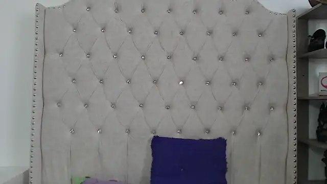 Abril Squirt online show from December 21, 12:38 pm