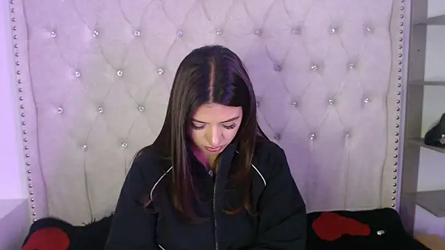 Abril Squirt online show from October 13, 3:23 pm