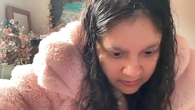 MelanieFawker online show from October 5, 3:21 pm