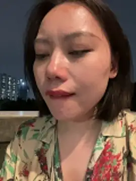 Snapshot of Eliza-E chatting on March 1, 12:18 pm Eliza-E online show from March 1, 12:18 pm