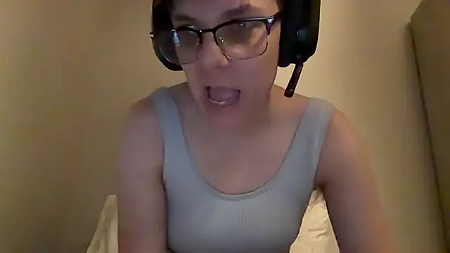 Snapshot of KaliSnow199623 chatting on March 17, 5:22 am KaliSnow199623 online show from March 17, 5:22 am