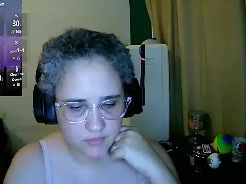 Snapshot of lolalicious_758 chatting on September 14, 11:48 pm lolalicious 758 online show from September 14, 11:48 pm