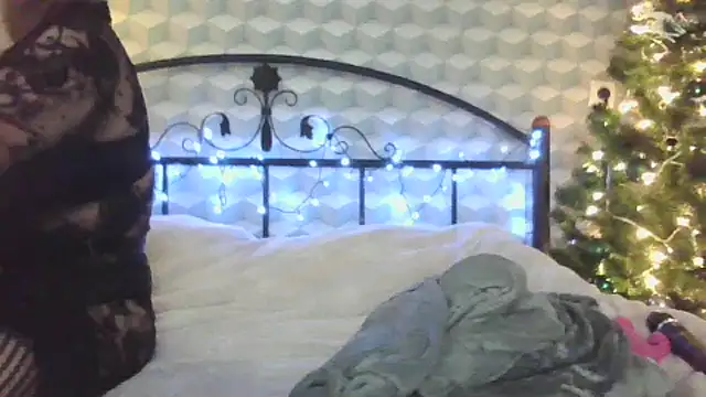Snapshot of _Leslyy_Solo_1 chatting on December 30, 1:58 pm Leslyy Solo 1 online show from December 30, 1:58 pm