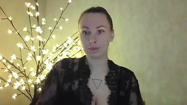 Snapshot of _Leslyy_Solo_1 chatting on February 2, 2:56 pm Leslyy Solo 1 online show from February 2, 2:56 pm