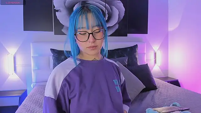 sofi bakerr online show from October 14, 11:33 am