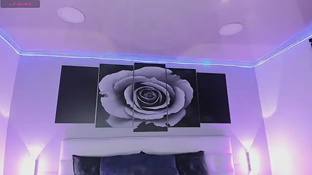 sofi bakerr online show from November 25, 11:43 am