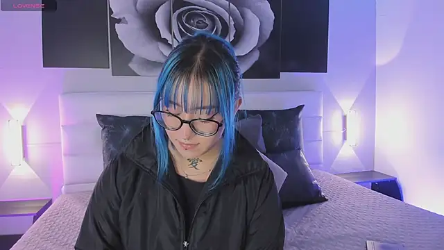 sofi bakerr online show from December 19, 11:39 am