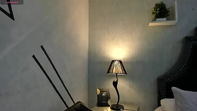Snapshot of AnntoniaWood chatting on December 3, 12:16 pm AnntoniaWood online show from December 3, 12:16 pm