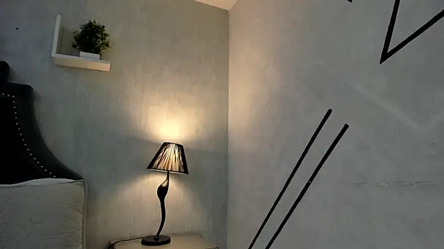 Snapshot of AnntoniaWood chatting on December 6, 12:05 pm AnntoniaWood online show from December 6, 12:05 pm