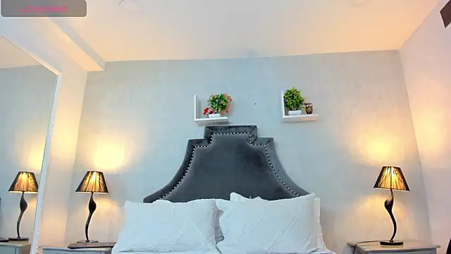 Snapshot of AnntoniaWood chatting on December 12, 12:44 pm AnntoniaWood online show from December 12, 12:44 pm