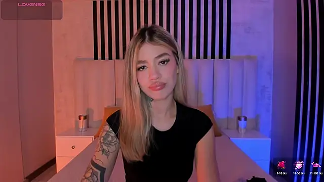 ViolettHansson online show from June 9, 9:54 am