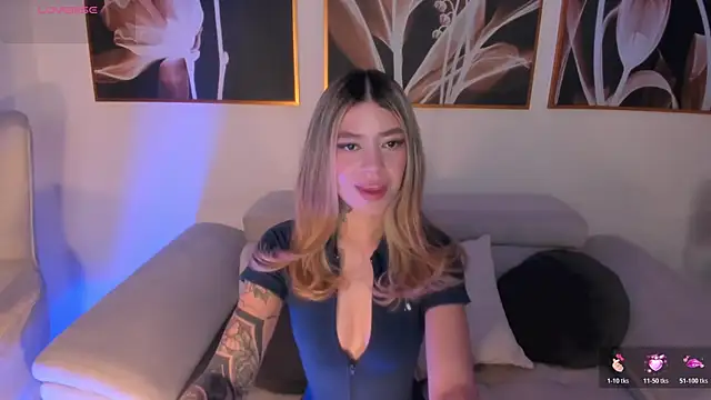ViolettHansson online show from July 9, 9:46 am