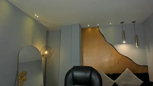 AliceHarper  online show from October 17, 6:32 pm