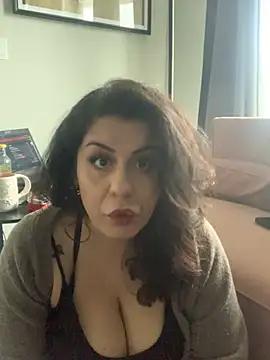 holyeroticss online show from March 18, 9:29 pm