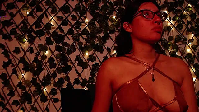 CoralineSanchez online show from February 20, 3:34 am