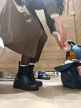 Snapshot of mmmVirginia chatting on November 27, 6:54 pm mmmVirginia online show from November 27, 6:54 pm