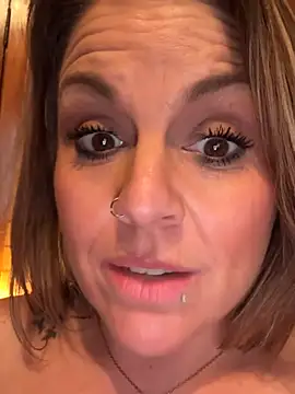 Snapshot of misssWet chatting on March 11, 6:36 pm misssWet online show from March 11, 6:36 pm