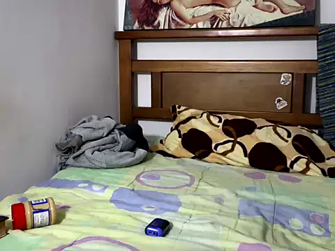 hideonbush051 online show from December 3, 1:31 pm