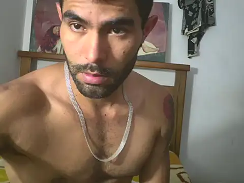 hideonbush051 online show from April 29, 1:37 pm