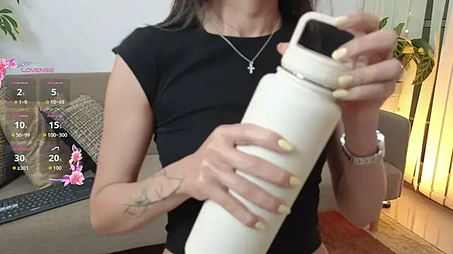 Snapshot of ScarlletFoxx chatting on October 24, 11:12 pm ScarlletFoxx online show from October 24, 11:12 pm