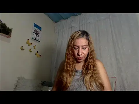 Snapshot of sharloth_x18 chatting on November 2, 1:13 pm sharloth x18 online show from November 2, 1:13 pm