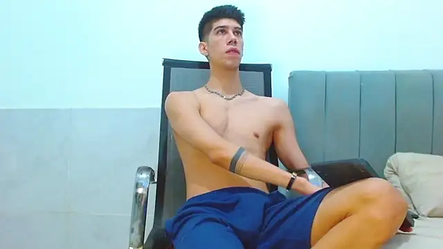 Snapshot of jhony-sex chatting on April 15, 8:10 am jhony-sex online show from April 15, 8:10 am