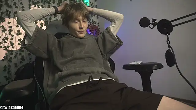 twinkben online show from October 21, 7:58 pm