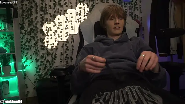 twinkben online show from December 14, 9:08 pm