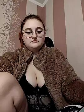 WhiteBellaX online show from February 3, 7:02 am