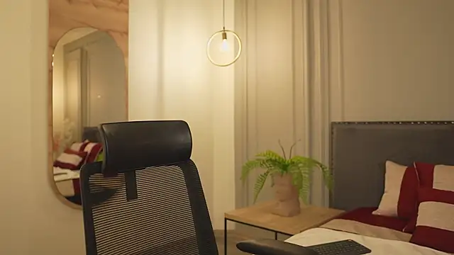 IrisBaker online show from February 17, 10:16 pm