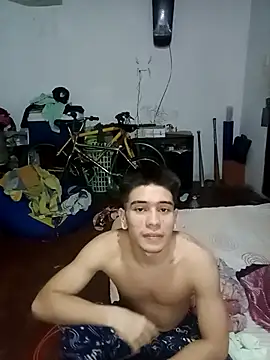 Snapshot of Mrdetonador chatting on November 16, 5:57 am Mrdetonador online show from November 16, 5:57 am