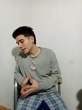 Snapshot of Mrdetonador chatting on November 23, 8:03 am Mrdetonador online show from November 23, 8:03 am