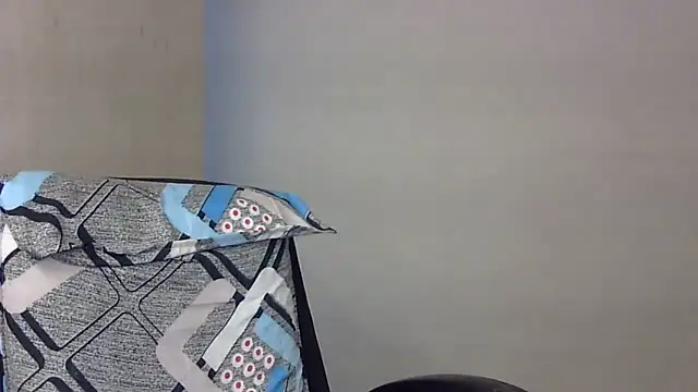 lola-   online show from October 15, 12:49 pm