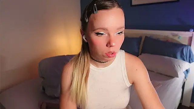 Snapshot of Ayra_Lust chatting on March 29, 1:44 pm Ayra Lust online show from March 29, 1:44 pm