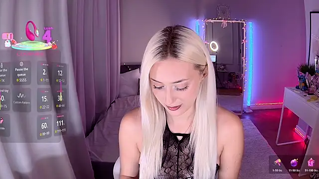 LoryWood online show from December 2, 3:40 pm