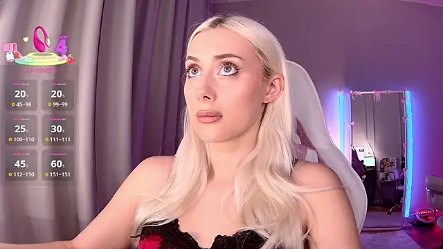 LoryWood online show from July 12, 2:41 pm
