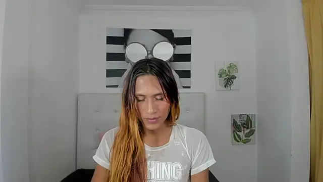 Brisahott online show from December 19, 7:54 pm