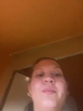 Snapshot of andreinitahg chatting on December 9, 11:45 pm andreinitahg online show from December 9, 11:45 pm