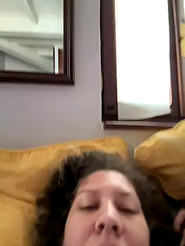 Snapshot of andreinitahg chatting on December 17, 12:11 pm andreinitahg online show from December 17, 12:11 pm