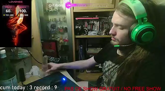 Snapshot of nicolasdumand21 chatting on December 11, 10:27 pm nicolasdumand21 online show from December 11, 10:27 pm