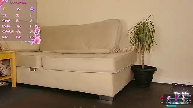 Snapshot of Milky_flexy_cat chatting on March 9, 4:22 pm Milky flexy cat online show from March 9, 4:22 pm