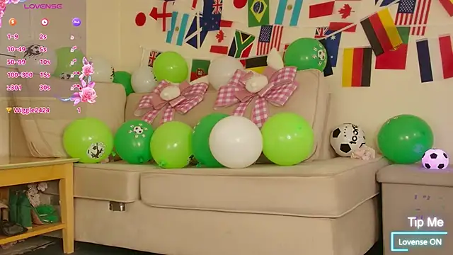 Milky flexy cat online show from June 15, 2:52 pm