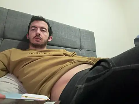 laynufff online show from March 23, 7:01 am