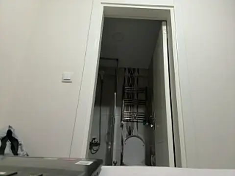 Snapshot of laynufff chatting on March 29, 7:36 pm laynufff online show from March 29, 7:36 pm