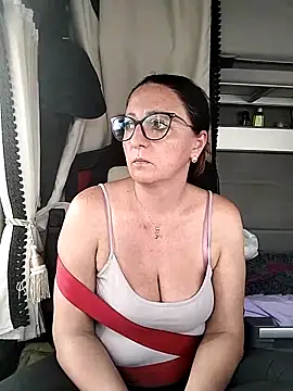 cuplubijoanna online show from November 2, 1:35 pm