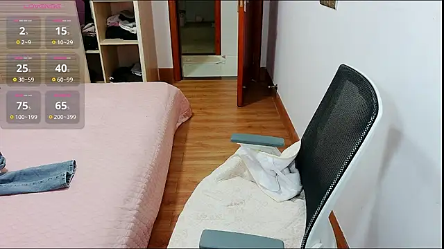 Snapshot of palzkybi123 chatting on April 27, 12:36 pm palzkybi123 online show from April 27, 12:36 pm
