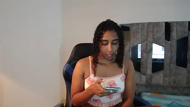 yohatinelly07 online show from August 5, 7:44 am