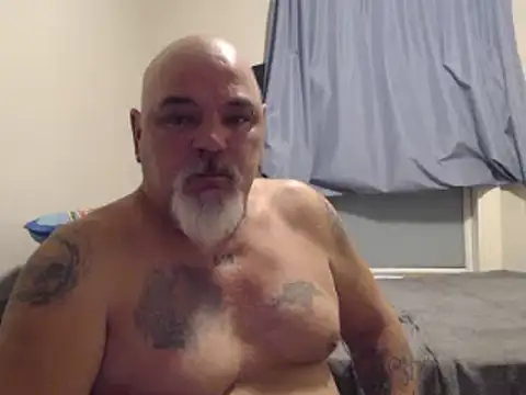 Newfiesausage1972 online show from December 24, 10:44 am