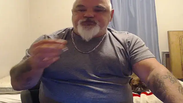 Newfiesausage1972 online show from September 27, 5:12 am